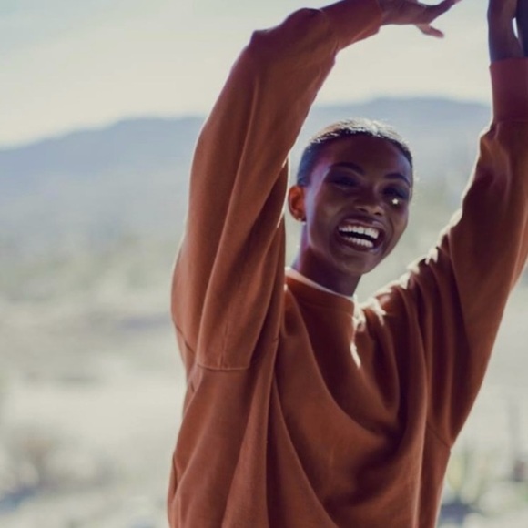 NWT REVOLVE Daydream Nation Dreams Come True Sweatshirt in Bronze Size Small - Picture 2 of 6